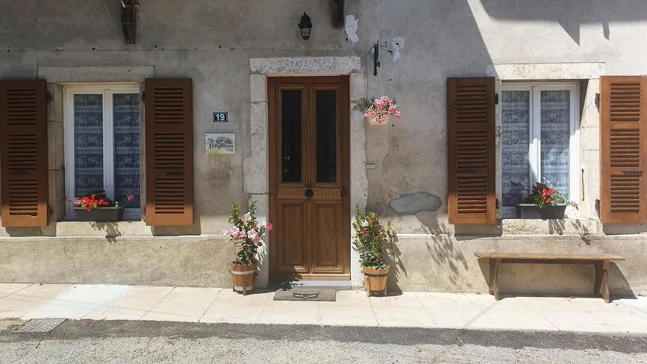 Aux Portes Du Marais Ceyzerieu Hébergement de vacances